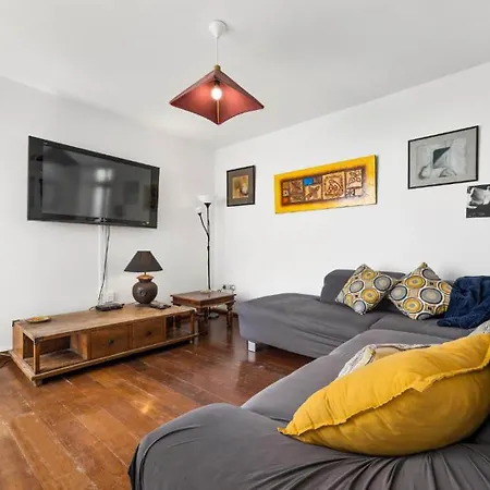 فيلة Paula كوستا تاغيسي